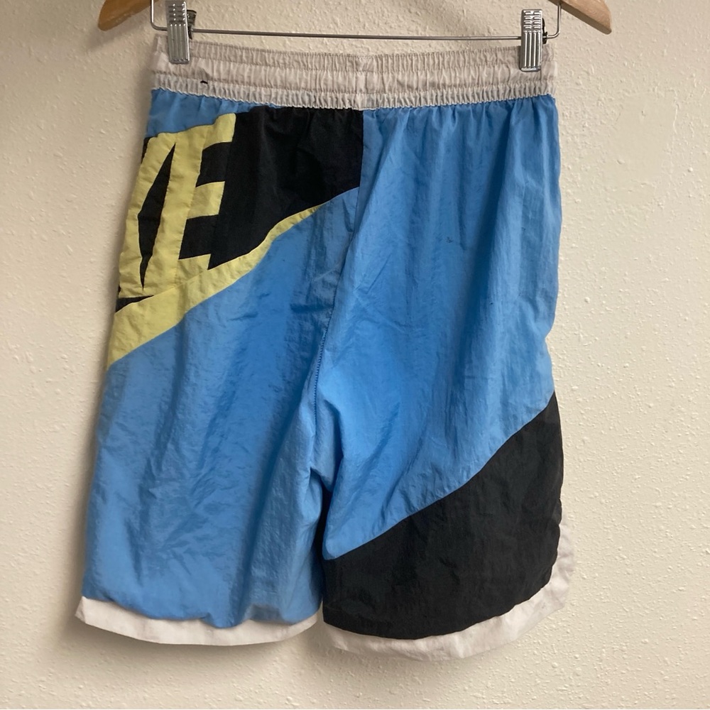 Nike Throwback Futura Men’s Basketball Shorts Pocket Yellow/Black Colorblock S - Picture 2 of 15